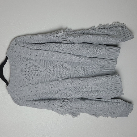 &merci Boho Sweater Cable Knit Bodice Fringe Sleeves Ribbed Hem Size Large Gray - Picture 8 of 11